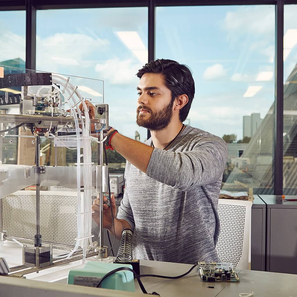 alumno-en-laboratorio-tec-de-monterrey_0